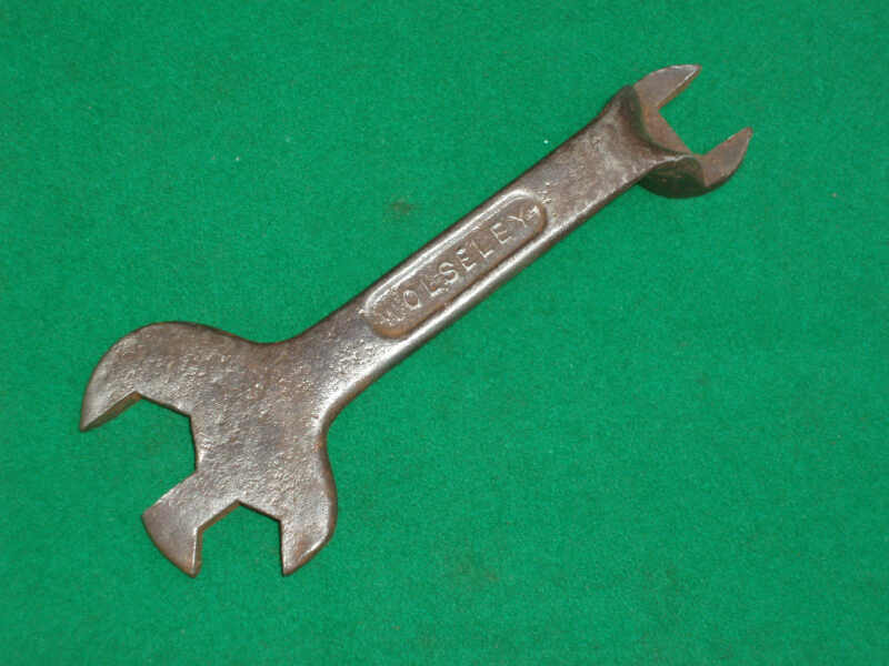 VINTAGE WOLESLEY MACHINE SPANNER - Click Image to Close